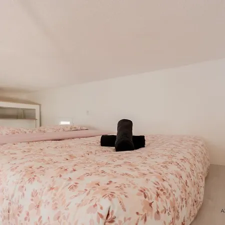 Centre, Proche Gare Avec Climatisation Apartamento *